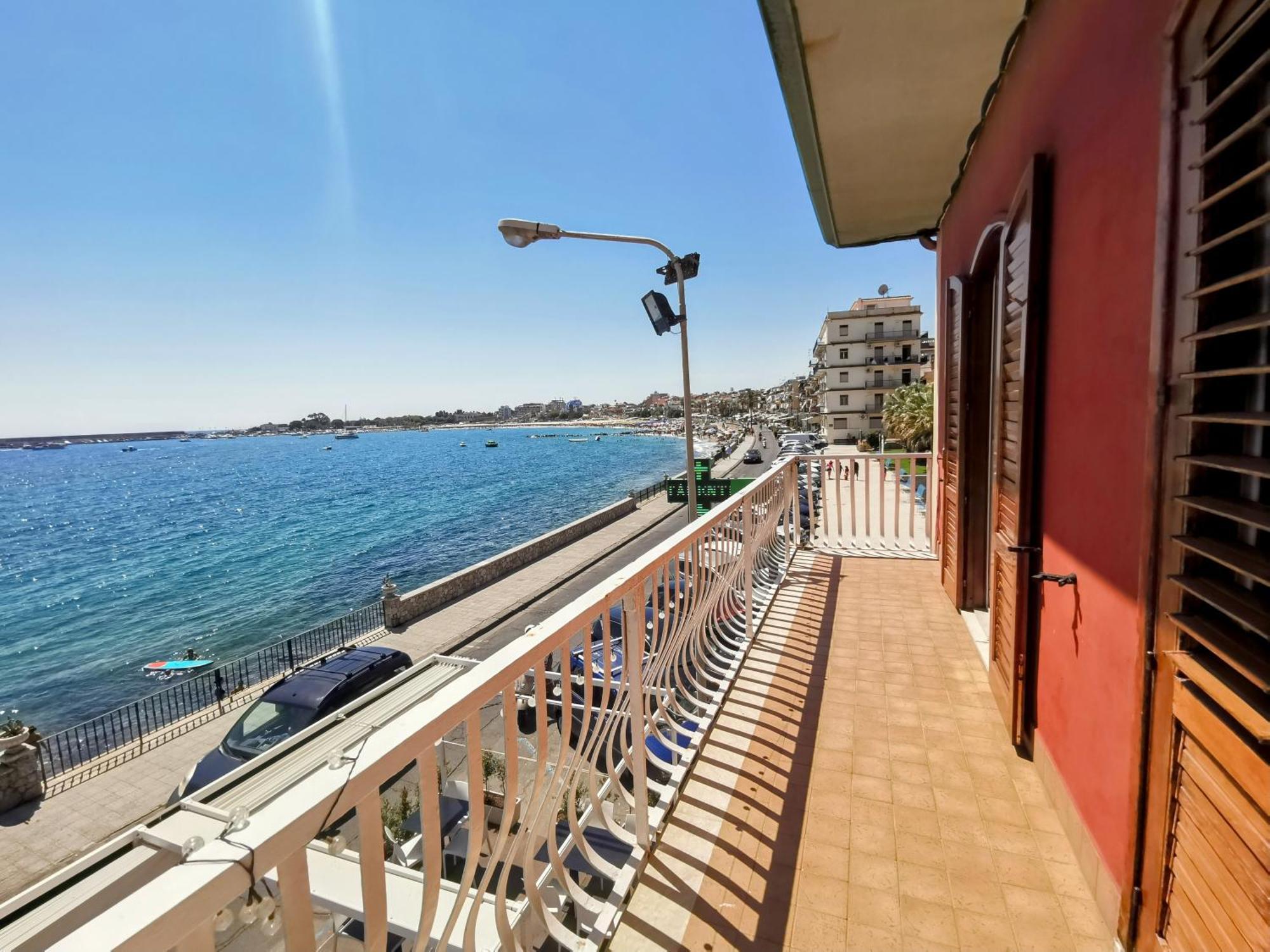 Super Panorama & Astonishing Apartment Seaview Giardini Naxos Δωμάτιο φωτογραφία