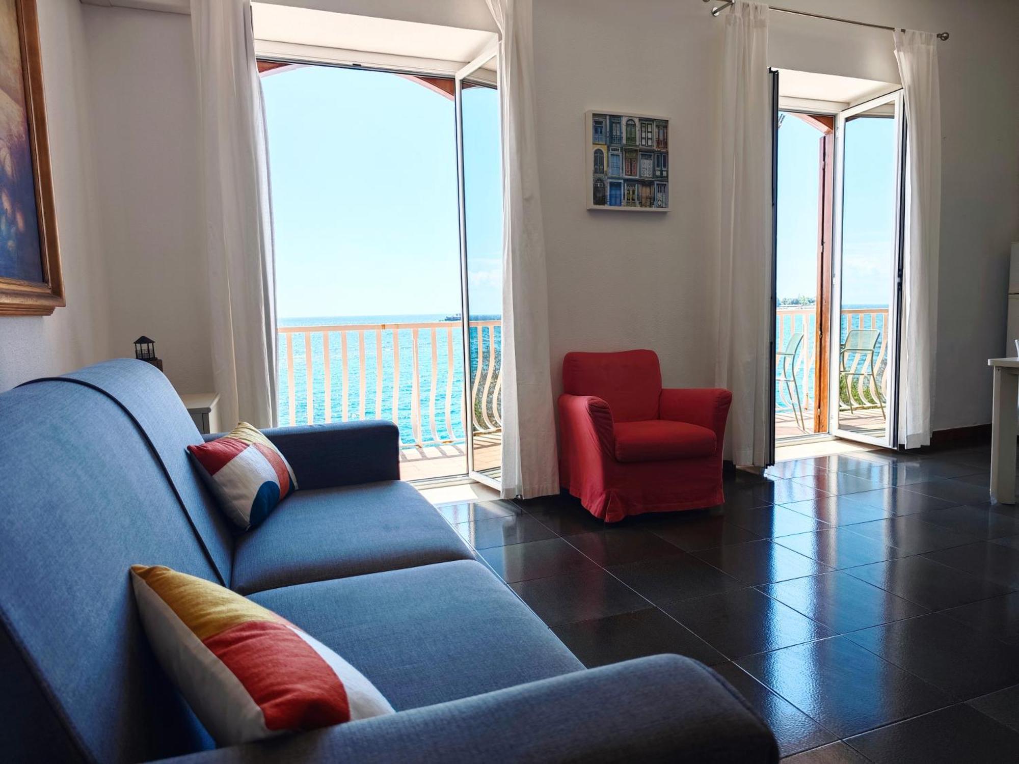 Super Panorama & Astonishing Apartment Seaview Giardini Naxos Εξωτερικό φωτογραφία