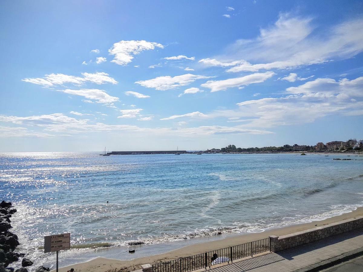Super Panorama & Astonishing Apartment Seaview Giardini Naxos Εξωτερικό φωτογραφία